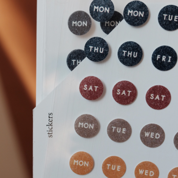 Suatelier 1632 Plain.28 Days Sticker