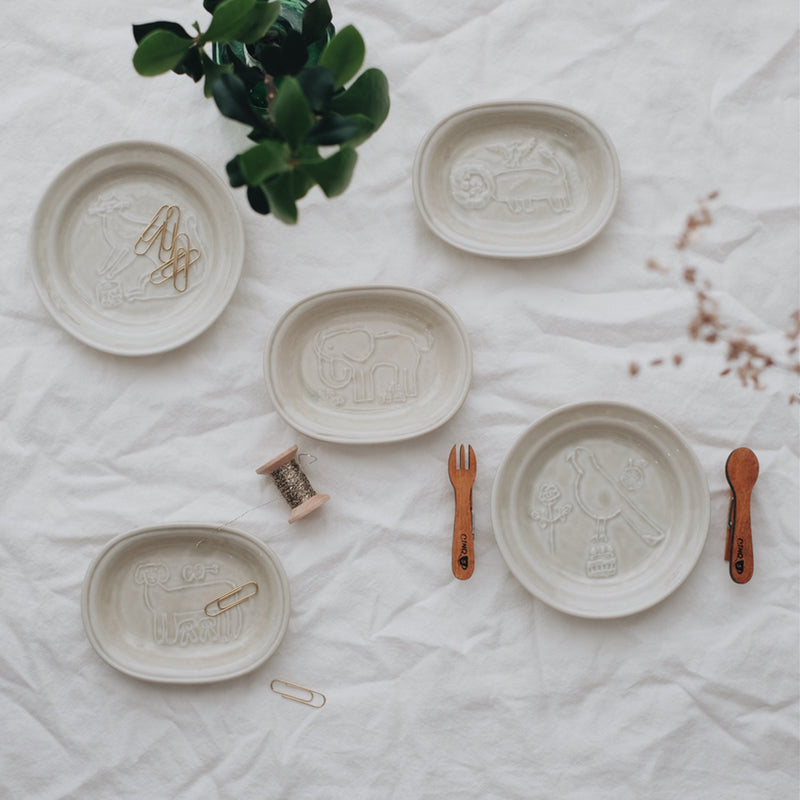 99218-01-トラネコボンボン-ラウンド豆皿-倉敷意匠-Classiky-x-Toraneko-Bonbon-Small-Dish-Dog-Beige