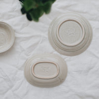 99218-01-トラネコボンボン-ラウンド豆皿-倉敷意匠-Classiky-x-Toraneko-Bonbon-Small-Dish-Dog-Beige