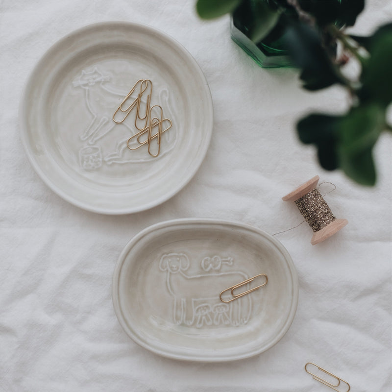 99218-01-トラネコボンボン-ラウンド豆皿-倉敷意匠-Classiky-x-Toraneko-Bonbon-Small-Dish-Dog-Beige