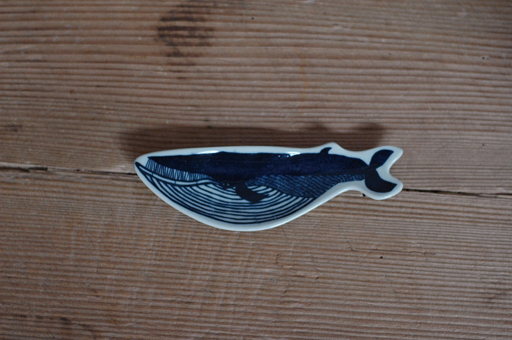 94722-09 Classiky εζ·ζε  x Kata Kata Dish - Whale