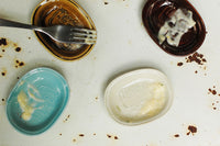 99218-01-トラネコボンボン-ラウンド豆皿-倉敷意匠-Classiky-x-Toraneko-Bonbon-Small-Dish-Dog-Beige